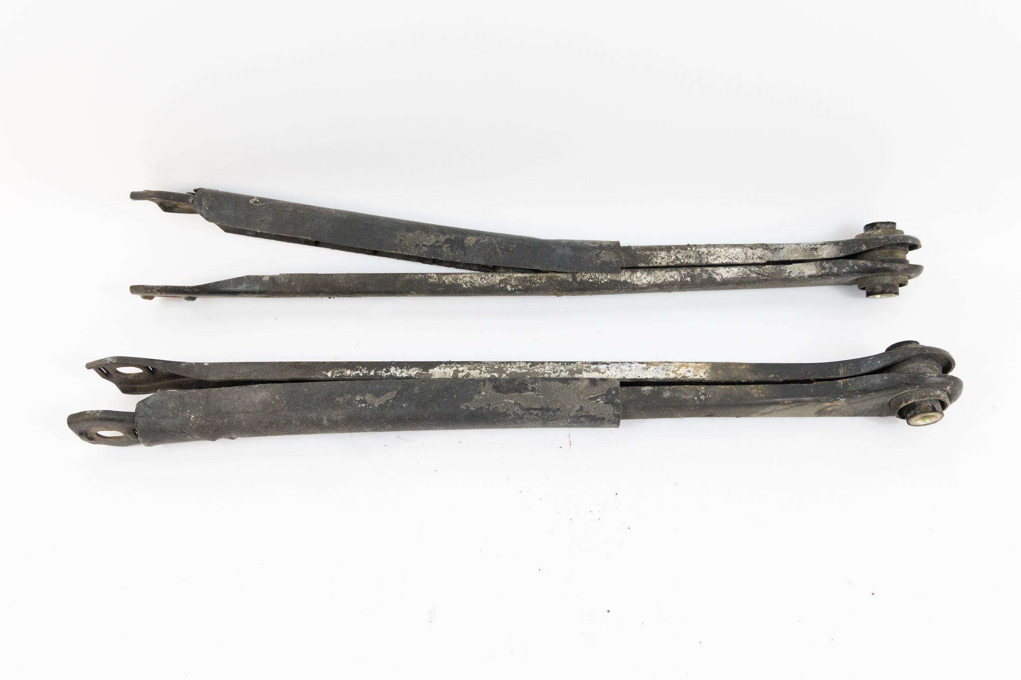 thumbnail image 2 of BMW E46 3 Series Rear Axle Lower Wishbone Trailing Arm With Bush - Meyle, 33326770813, OE Quality 2 of 5